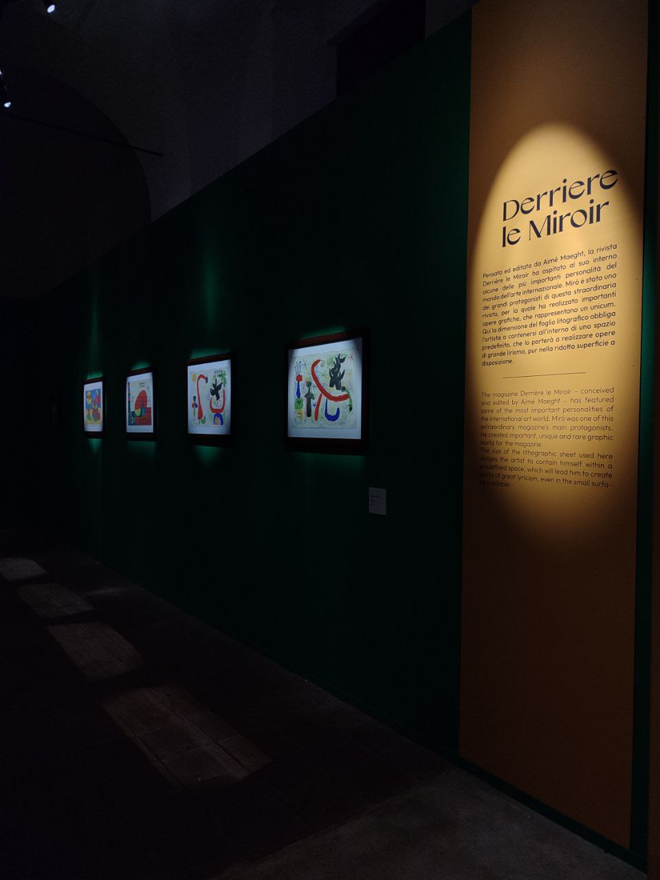 Immagine che contiene esposizione, testo, schermata, arteDescrizione generata automaticamente
